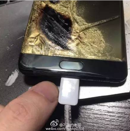 三星Note 7国行版第四炸出现 MacBook都被熏黑了！